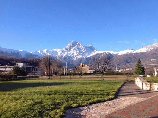 veduta del Gran Sasso in inverno